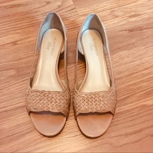 7.5 iFlex Ann Klein Tan Woven Leather Wedge Shoes